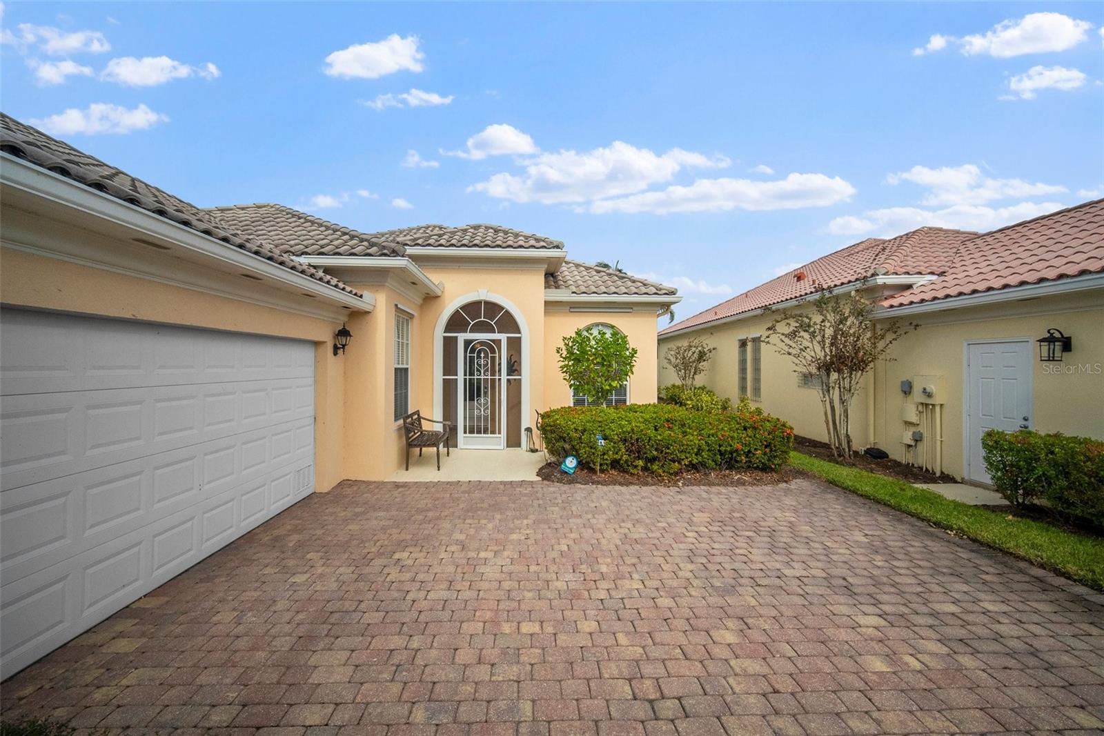 A4641083 Property Photo