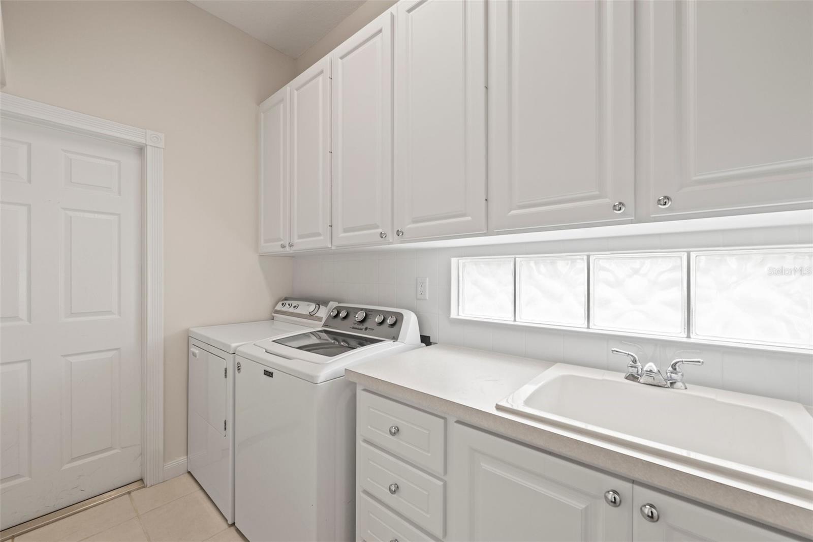 A4641083 Property Photo