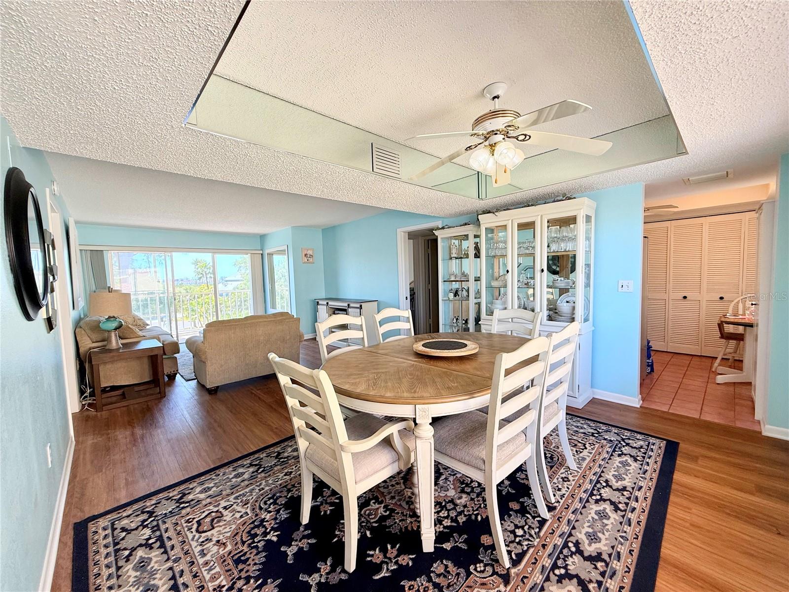 9000 COMMODORE DR #302, SEMINOLE, FL, 33776
