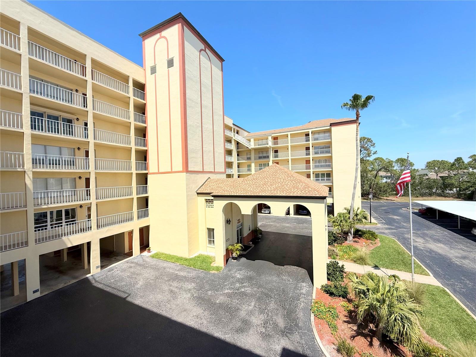 9000 COMMODORE DR #302, SEMINOLE, FL, 33776