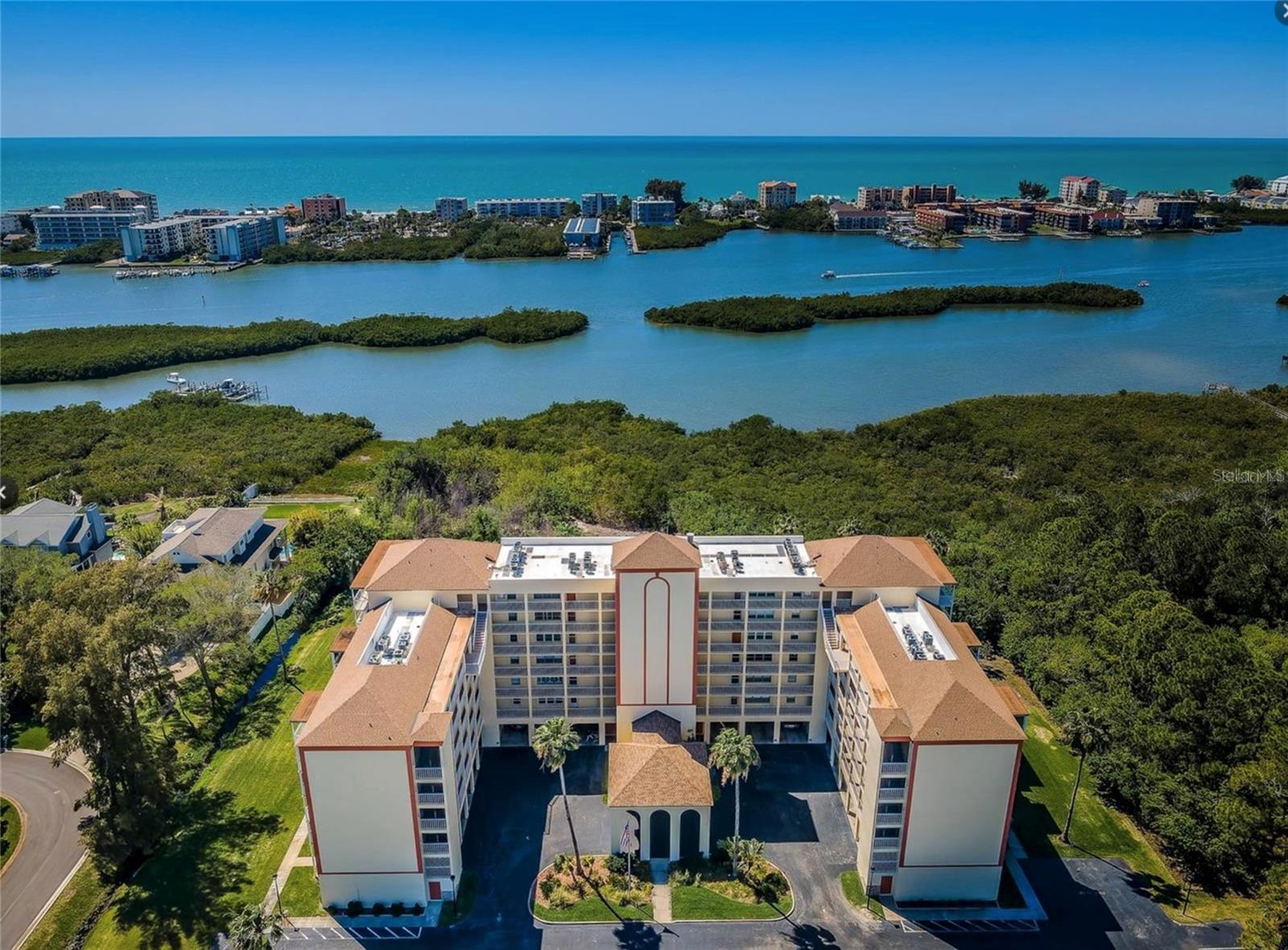 9000 COMMODORE DR #302, SEMINOLE, FL, 33776