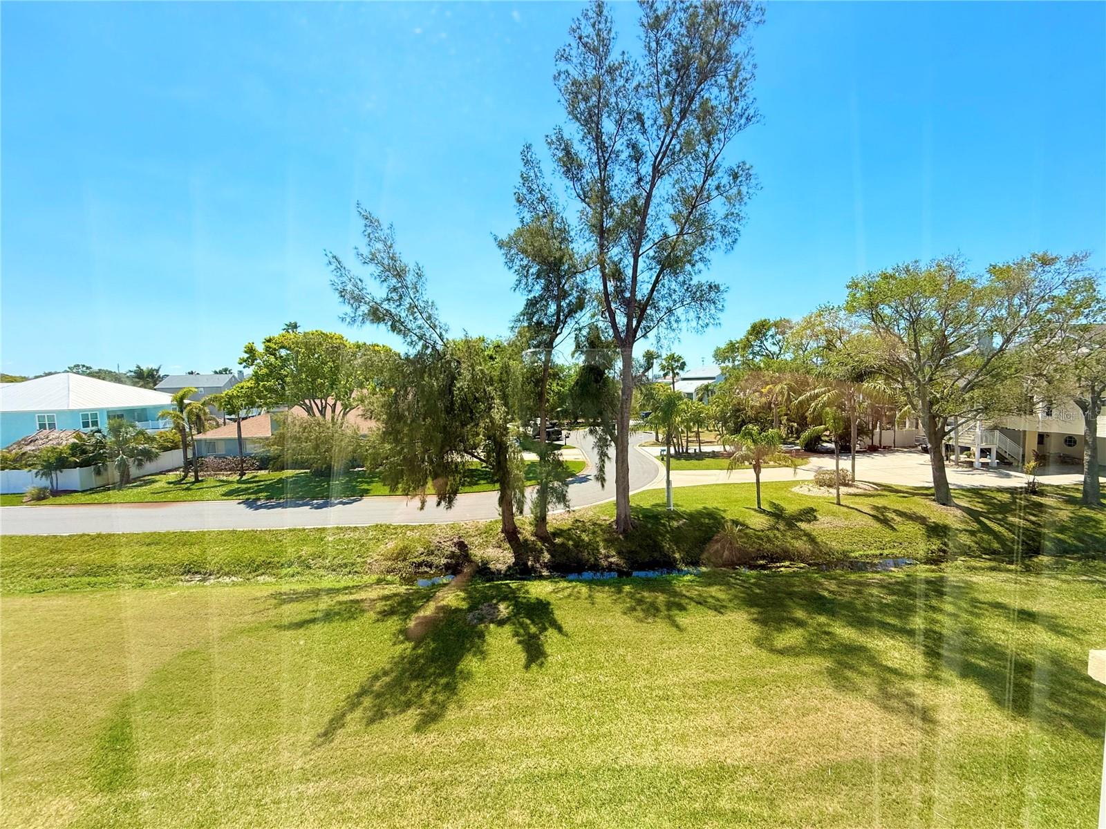 9000 COMMODORE DR #302, SEMINOLE, FL, 33776