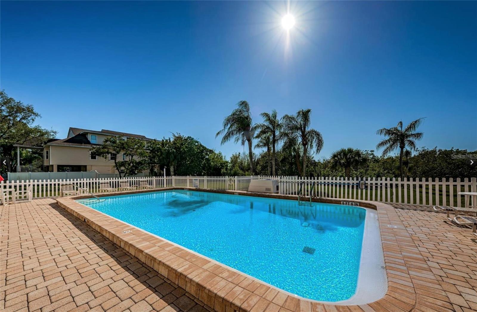 9000 COMMODORE DR #302, SEMINOLE, FL, 33776