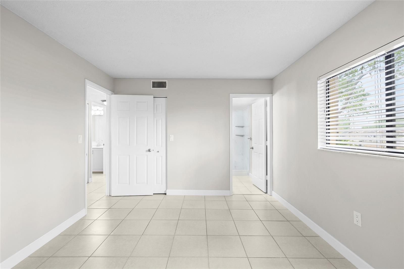 5618 BAYWATER DR #5618, TAMPA, FL, 33615