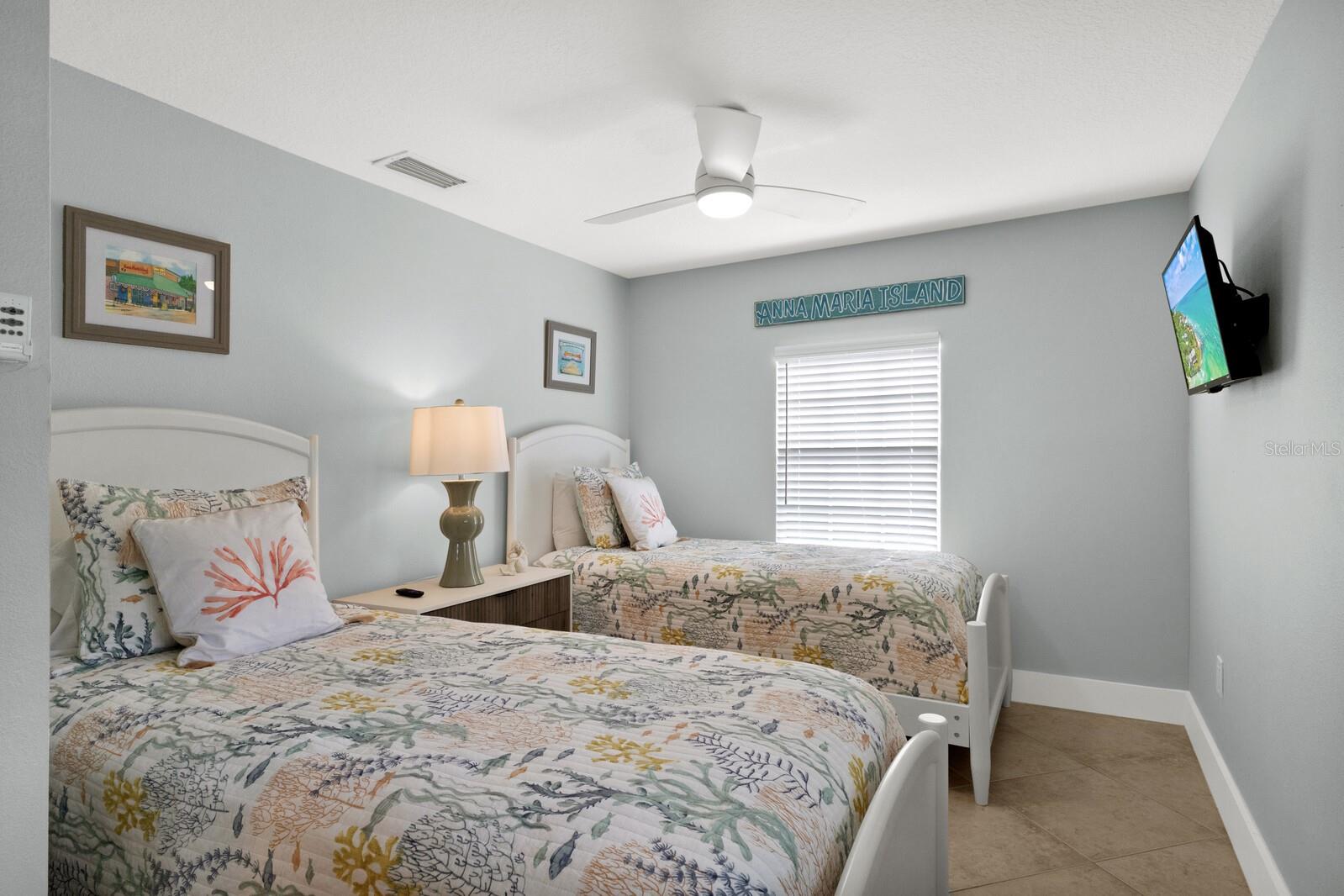 6201 HOLMES BLVD, HOLMES BEACH, FL, 34217