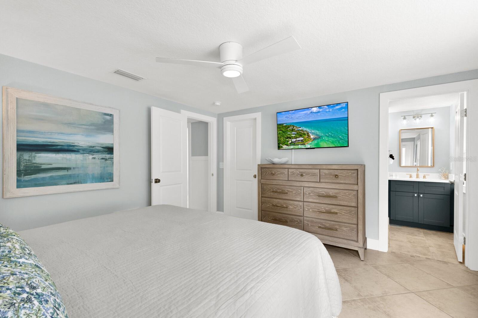 6201 HOLMES BLVD, HOLMES BEACH, FL, 34217