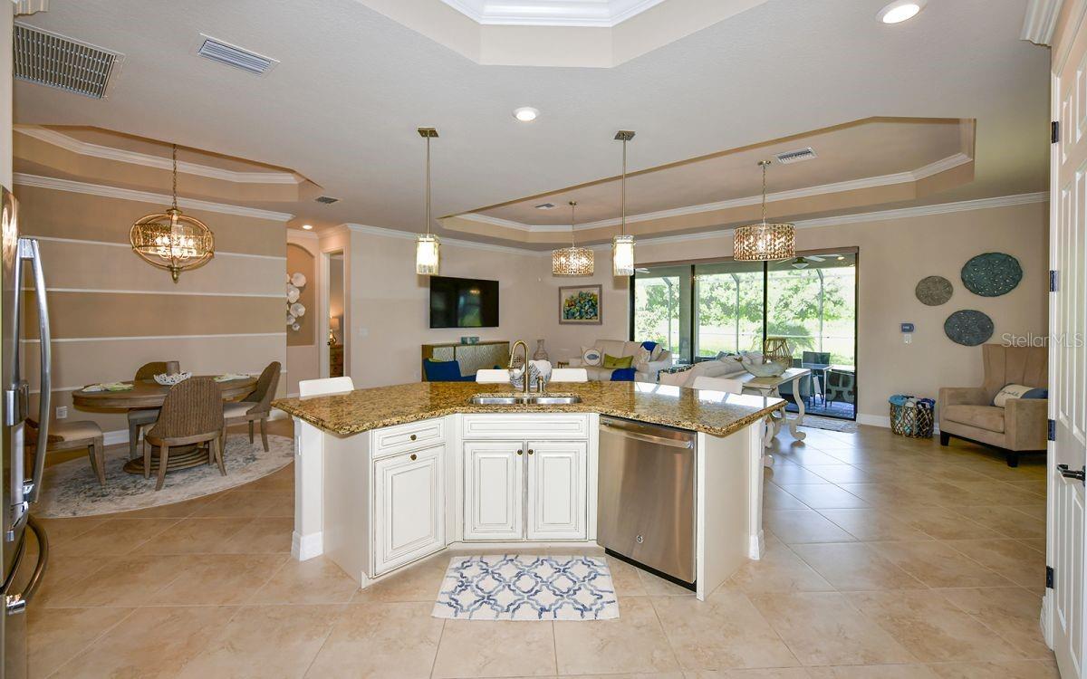 5930 CESSNA RUN, BRADENTON, FL, 34211