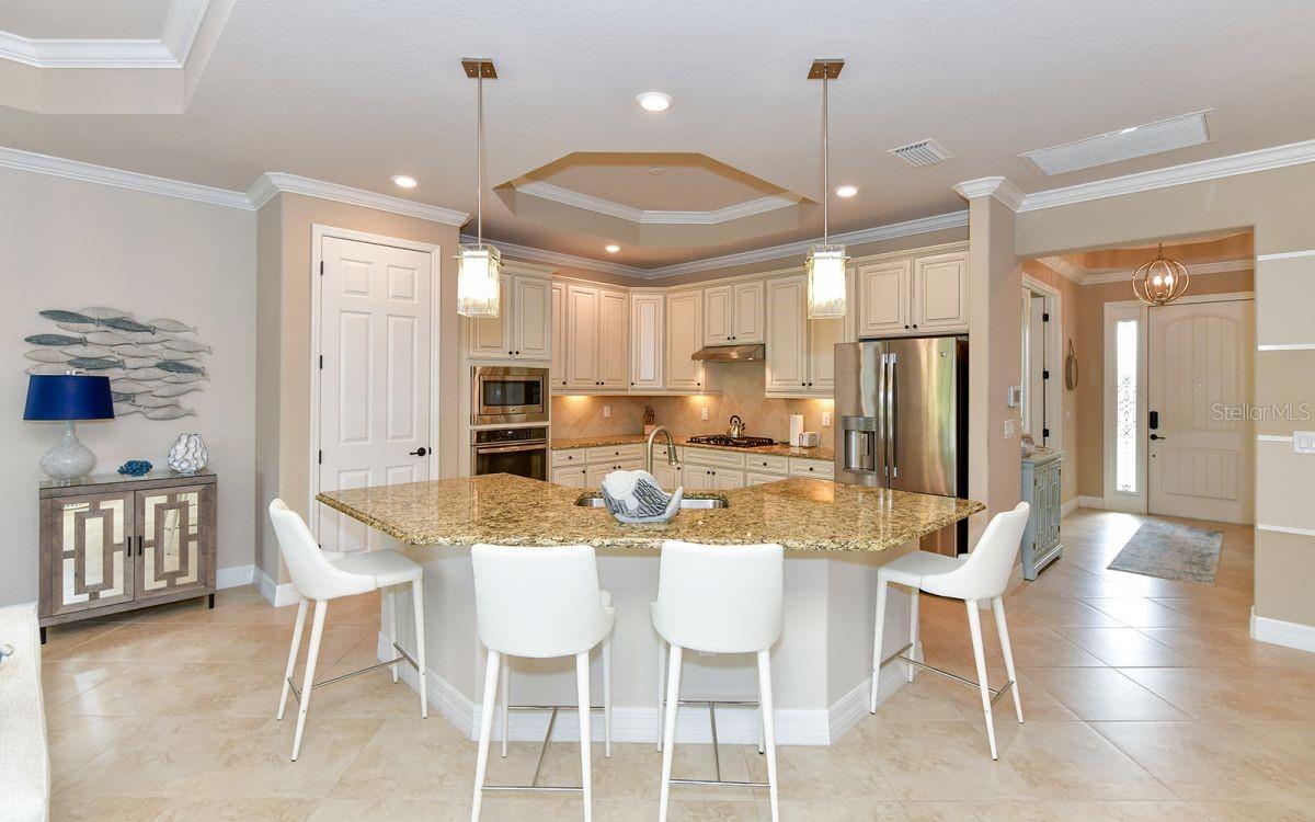 5930 CESSNA RUN, BRADENTON, FL, 34211