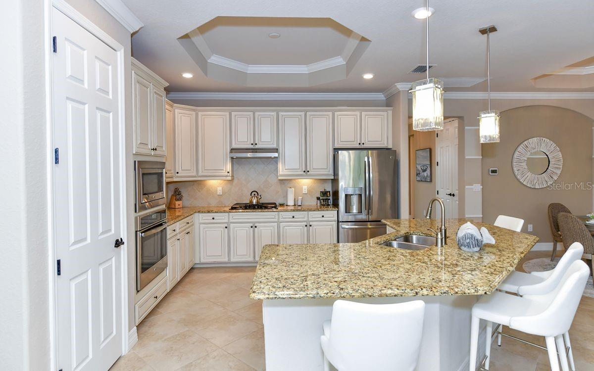 5930 CESSNA RUN, BRADENTON, FL, 34211