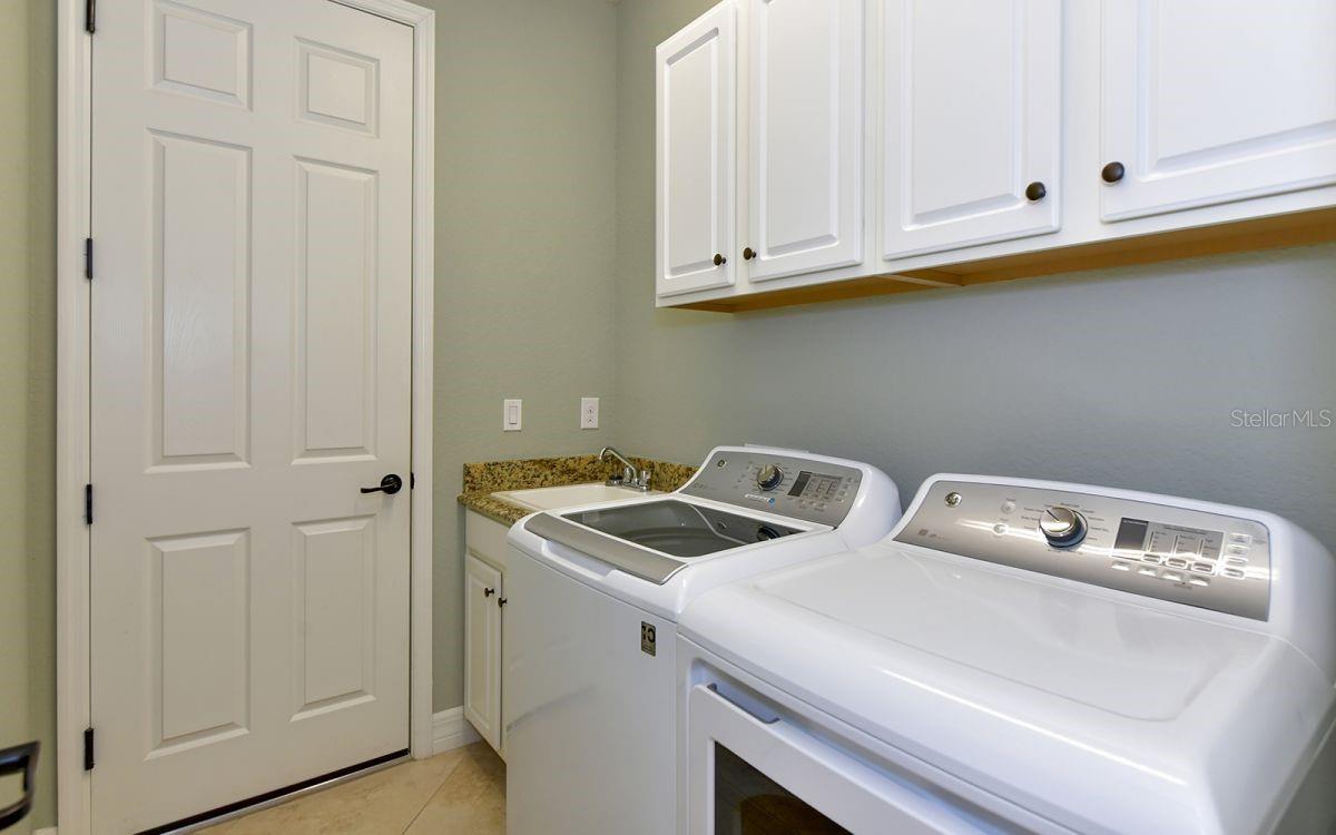 5930 CESSNA RUN, BRADENTON, FL, 34211
