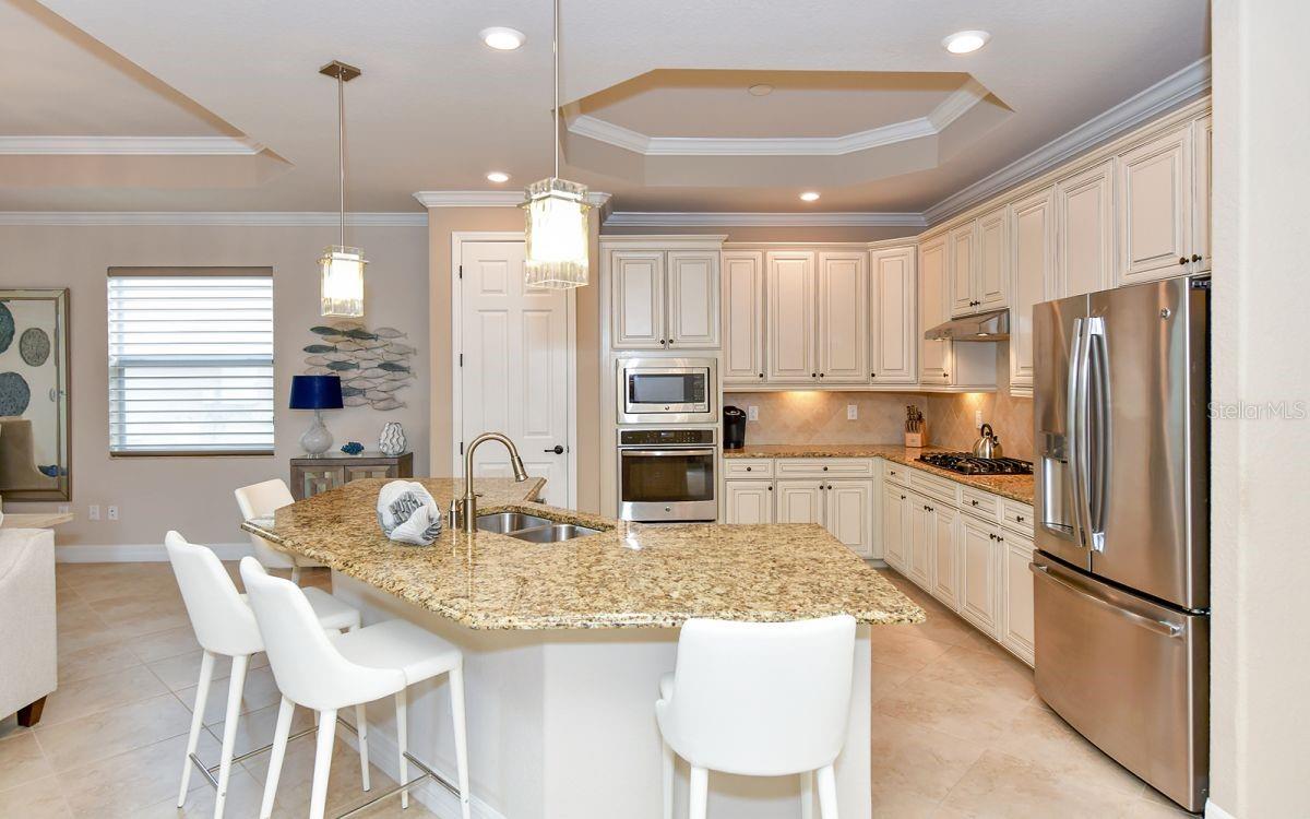 5930 CESSNA RUN, BRADENTON, FL, 34211
