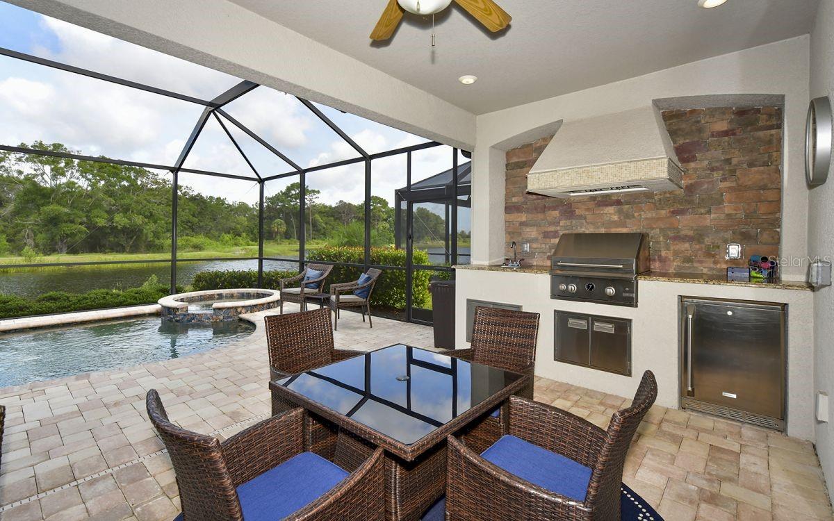 5930 CESSNA RUN, BRADENTON, FL, 34211