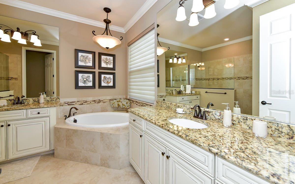 5930 CESSNA RUN, BRADENTON, FL, 34211