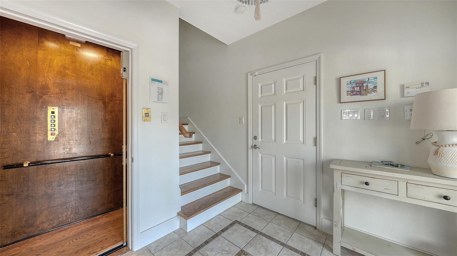 601 AVENIDA DE MAYO, SARASOTA, FL, 34242