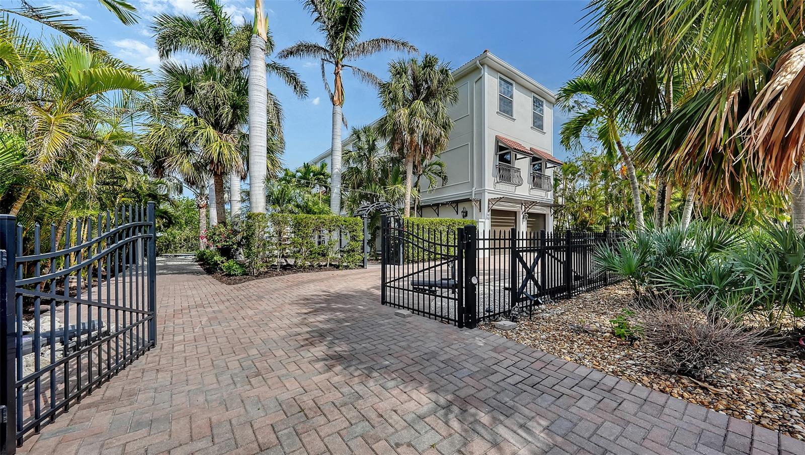 601 AVENIDA DE MAYO, SARASOTA, FL, 34242