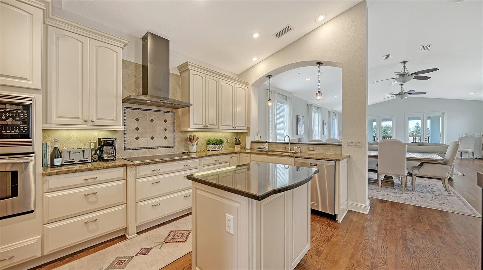 601 AVENIDA DE MAYO, SARASOTA, FL, 34242