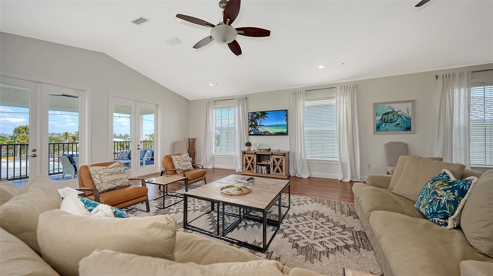 601 AVENIDA DE MAYO, SARASOTA, FL, 34242