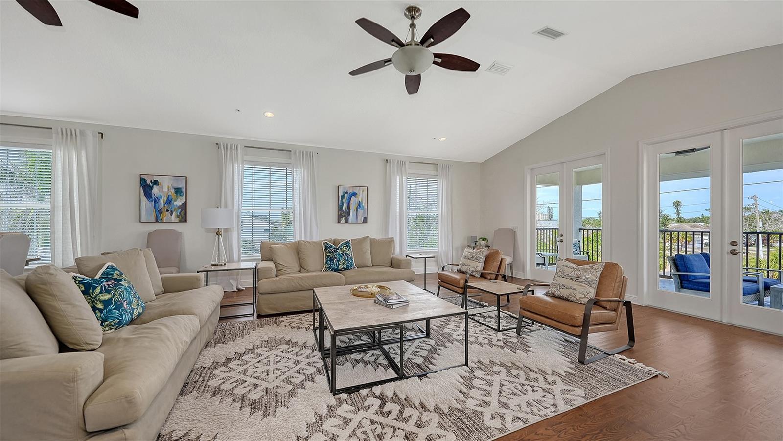 601 AVENIDA DE MAYO, SARASOTA, FL, 34242