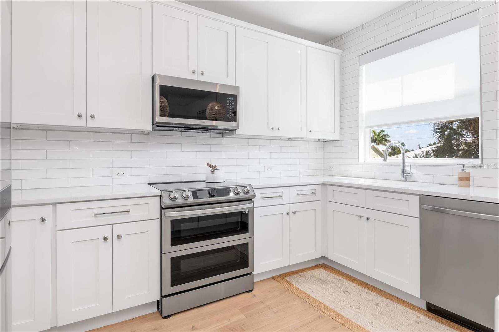 950 W OLYMPIA AVE, PUNTA GORDA, FL, 33950