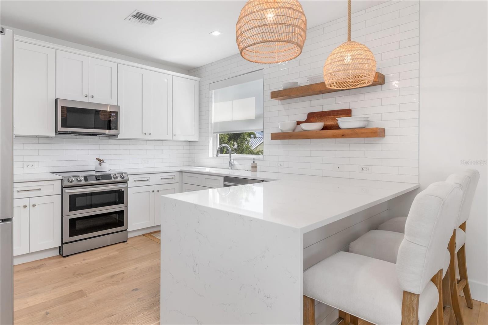 950 W OLYMPIA AVE, PUNTA GORDA, FL, 33950