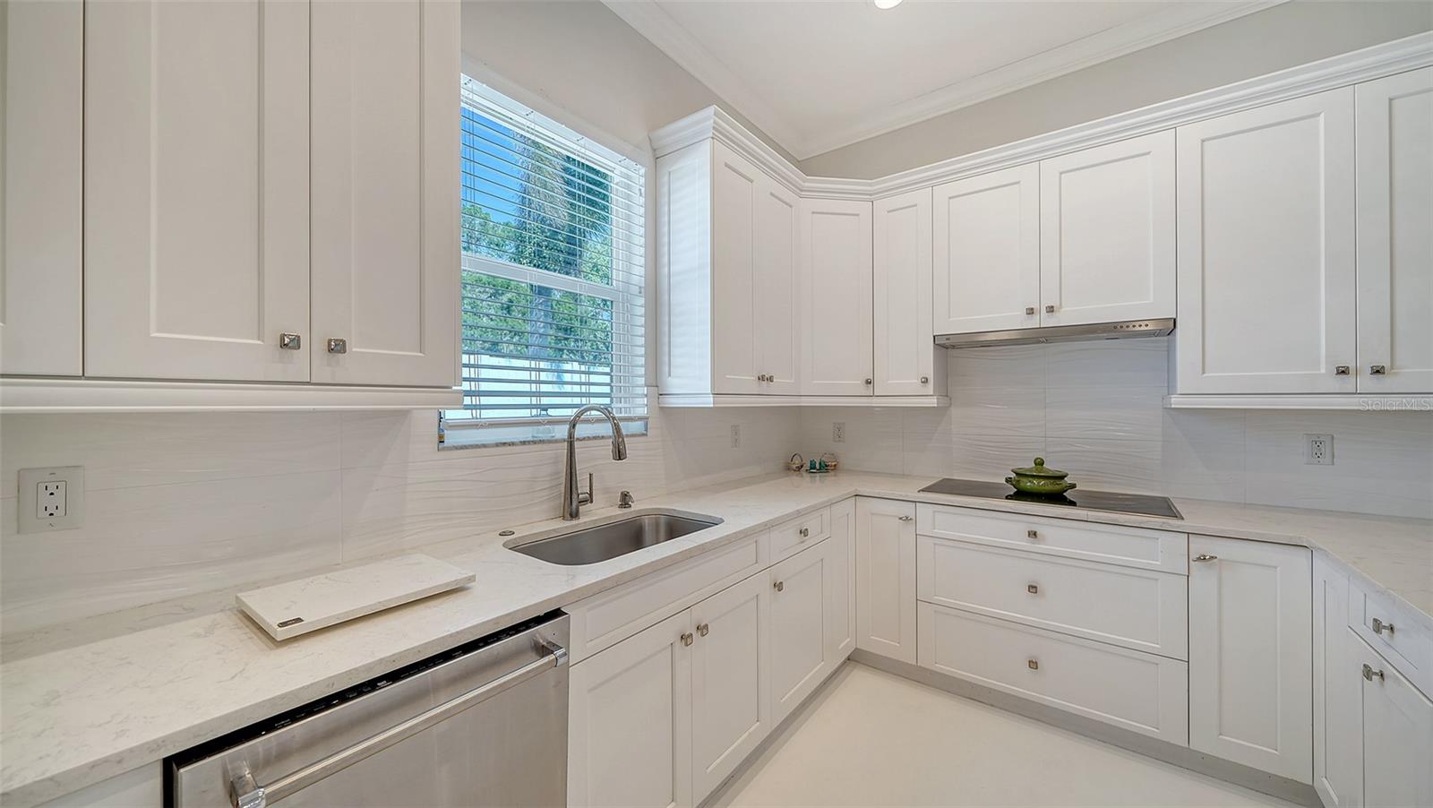 1111 MALLORCA DR, BRADENTON, FL, 34209