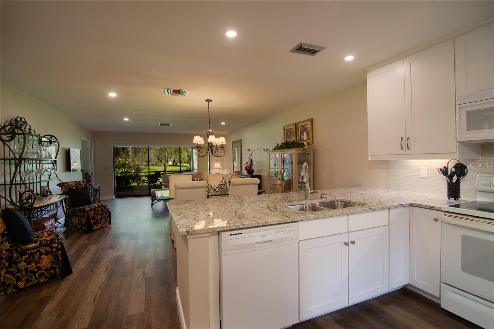 5635 GOLF POINTE DR #101, SARASOTA, FL, 34243