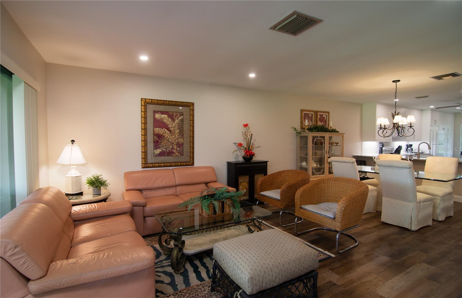 5635 GOLF POINTE DR #101, SARASOTA, FL, 34243