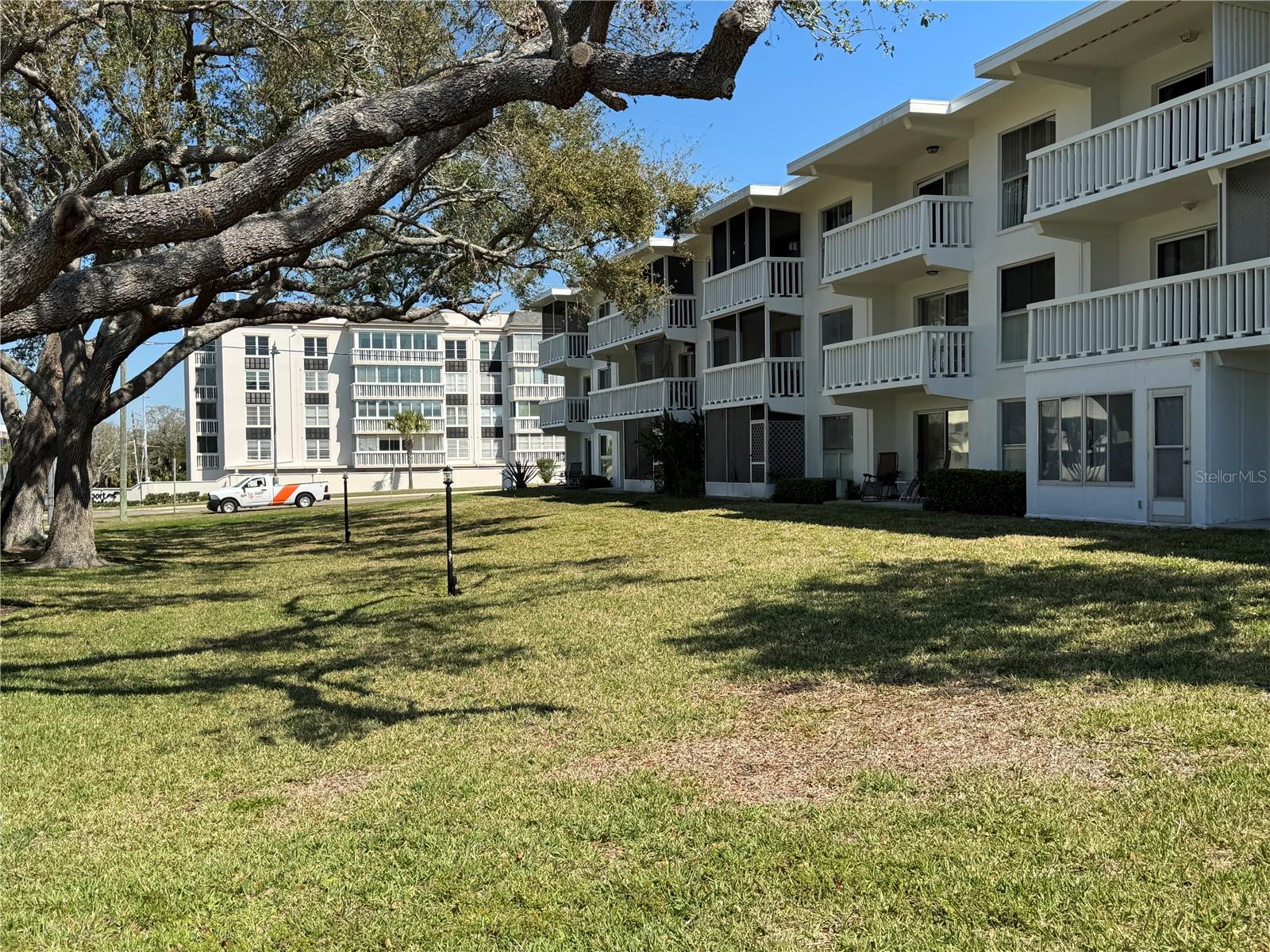 2944 W BAY DR #104, BELLEAIR BLUFFS, FL, 33770