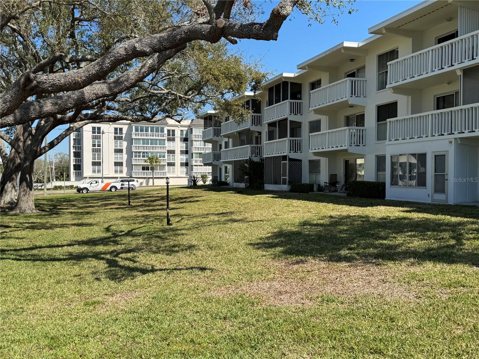 2944 W BAY DR #104, BELLEAIR BLUFFS, FL, 33770