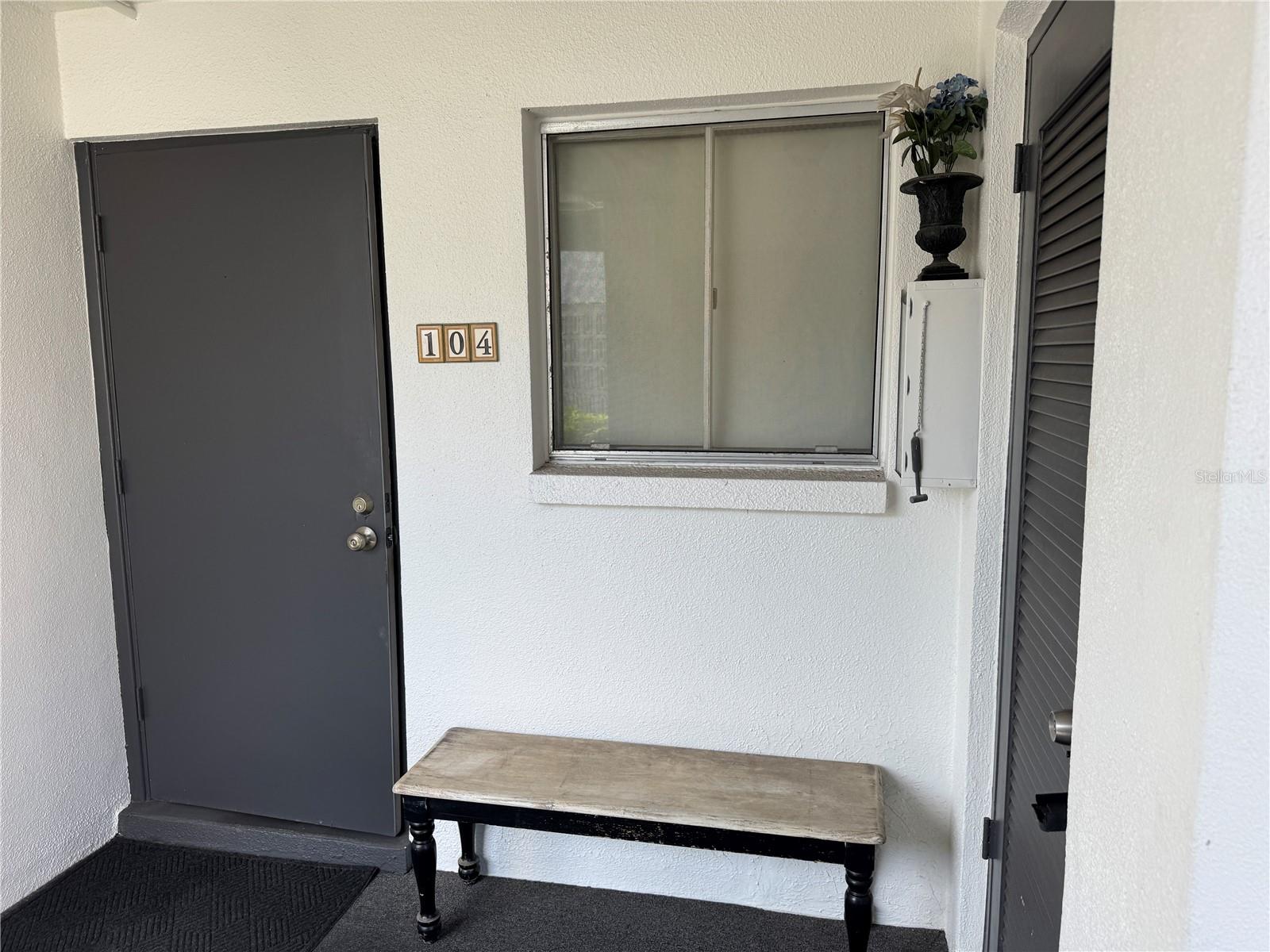 2944 W BAY DR #104, BELLEAIR BLUFFS, FL, 33770