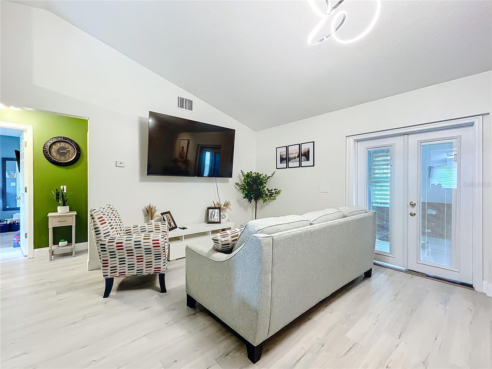 37042 SANDY LN, GRAND ISLAND, FL, 32735