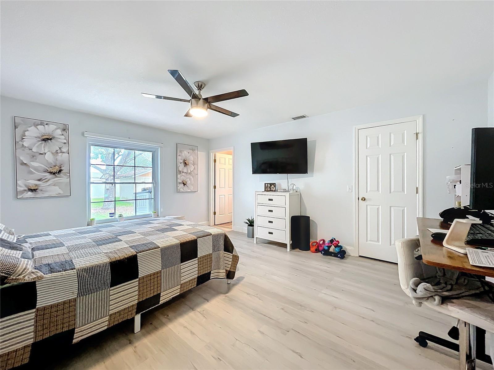 37042 SANDY LN, GRAND ISLAND, FL, 32735