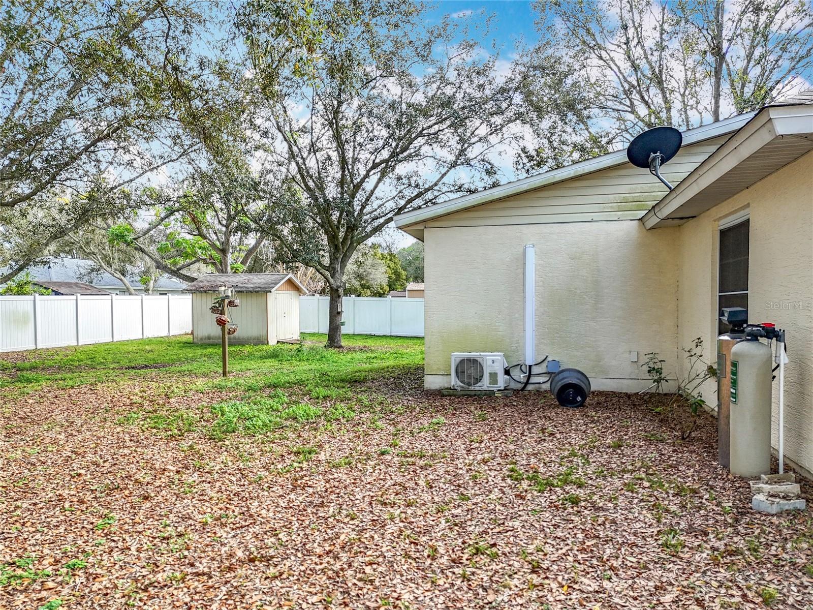 37042 SANDY LN, GRAND ISLAND, FL, 32735