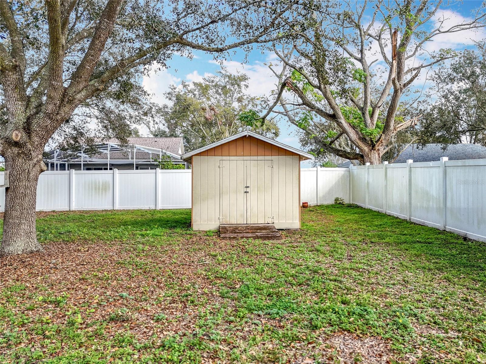 37042 SANDY LN, GRAND ISLAND, FL, 32735