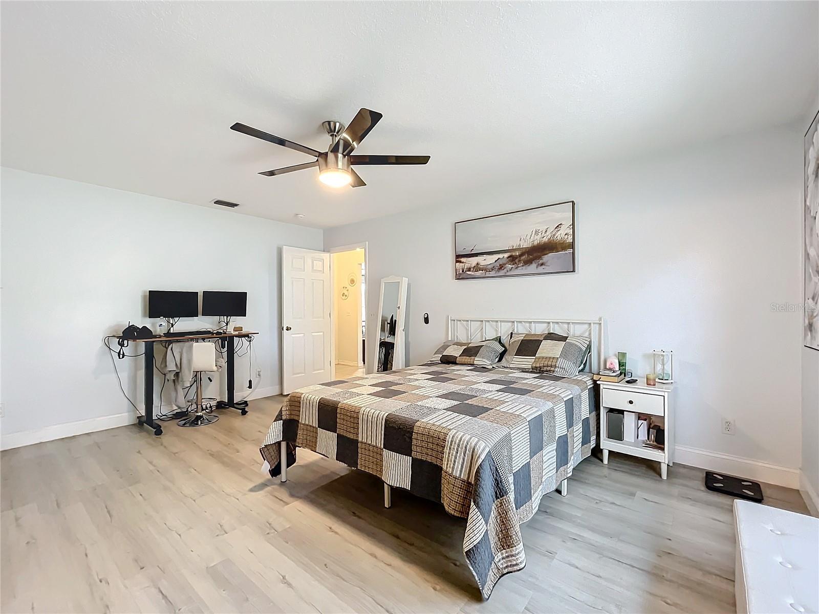 37042 SANDY LN, GRAND ISLAND, FL, 32735