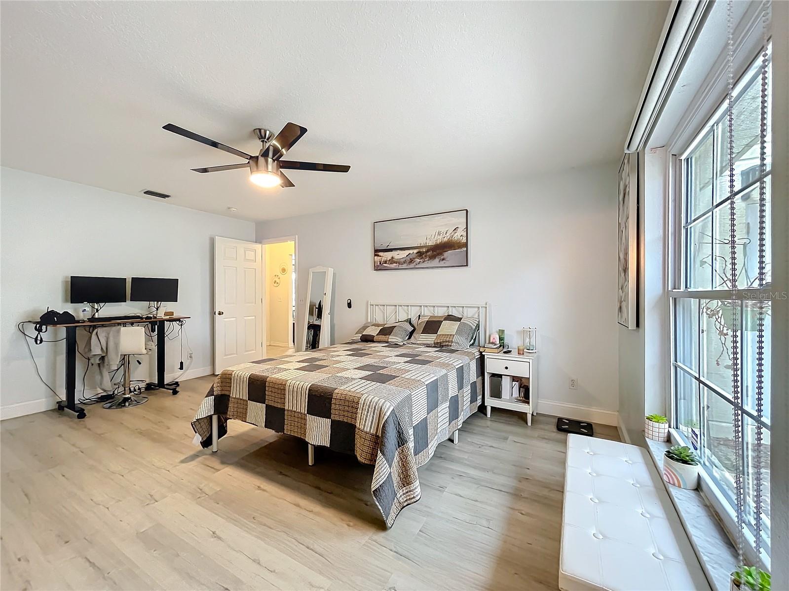37042 SANDY LN, GRAND ISLAND, FL, 32735
