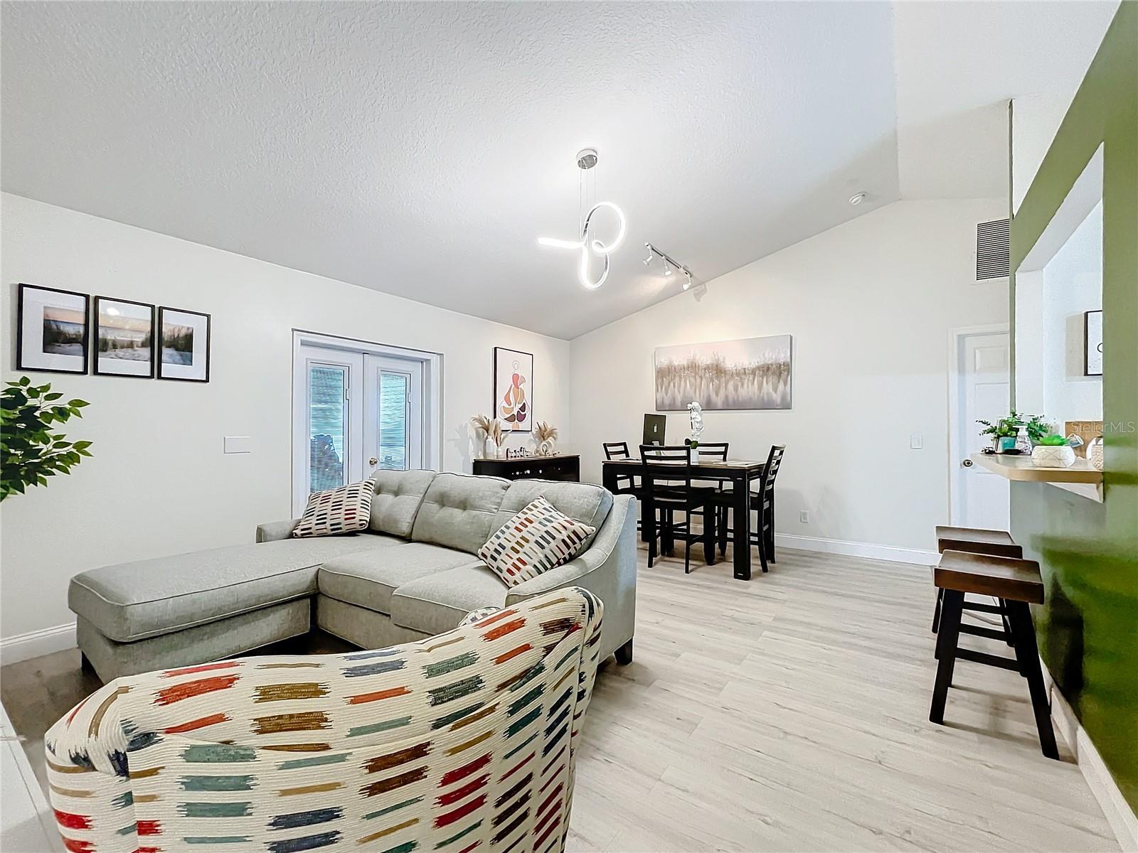 37042 SANDY LN, GRAND ISLAND, FL, 32735