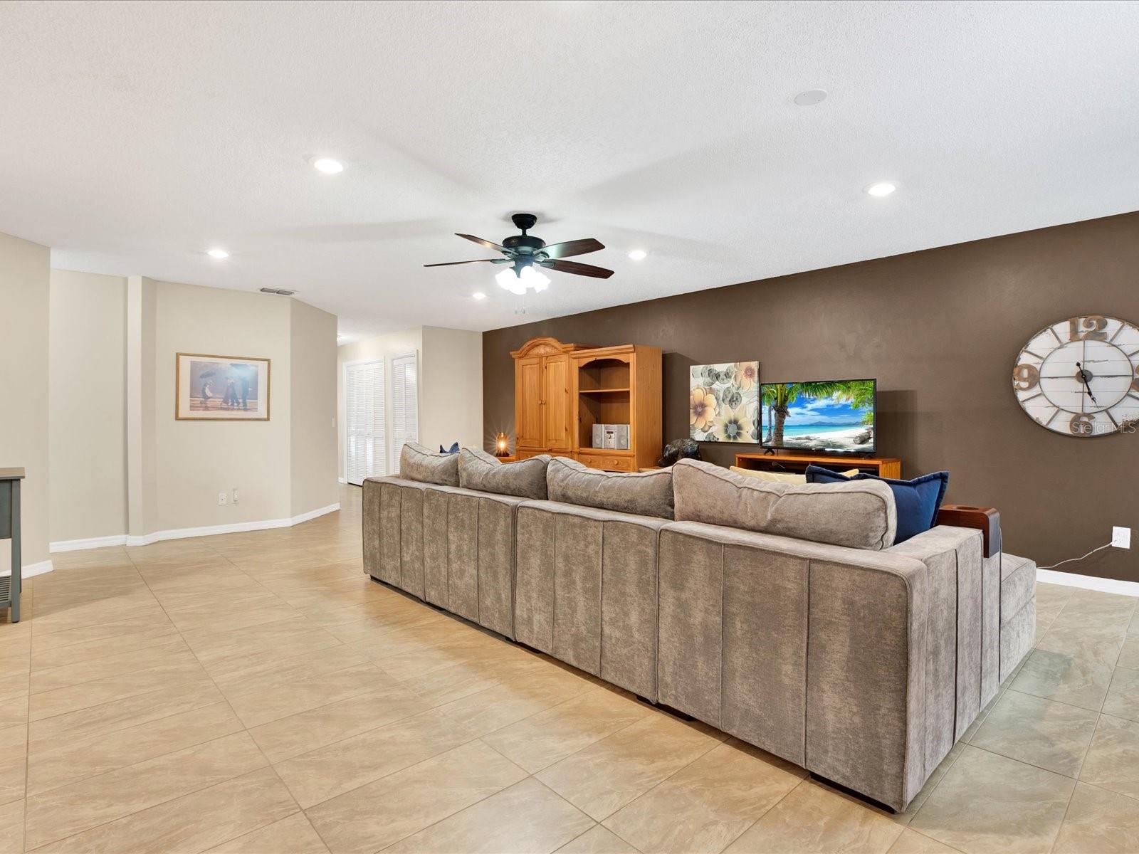 4524 SOUTHAMPTON CT #4524, TAMPA, FL, 33618