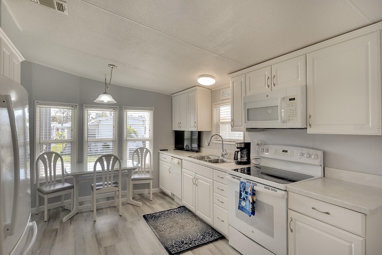 2081 DETROITER ST, SARASOTA, FL, 34231