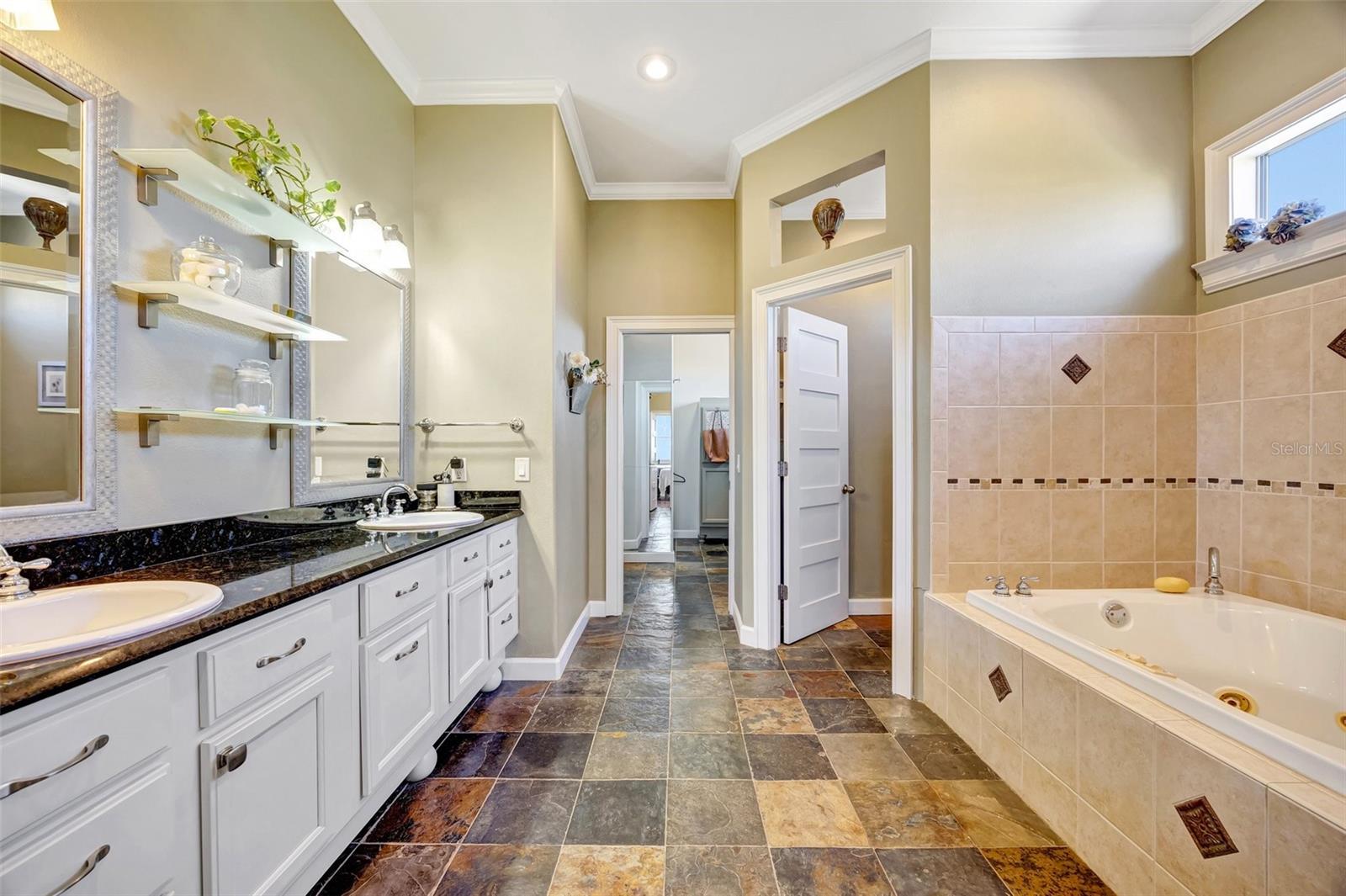 4707 TROYDALE RD, TAMPA, FL, 33615