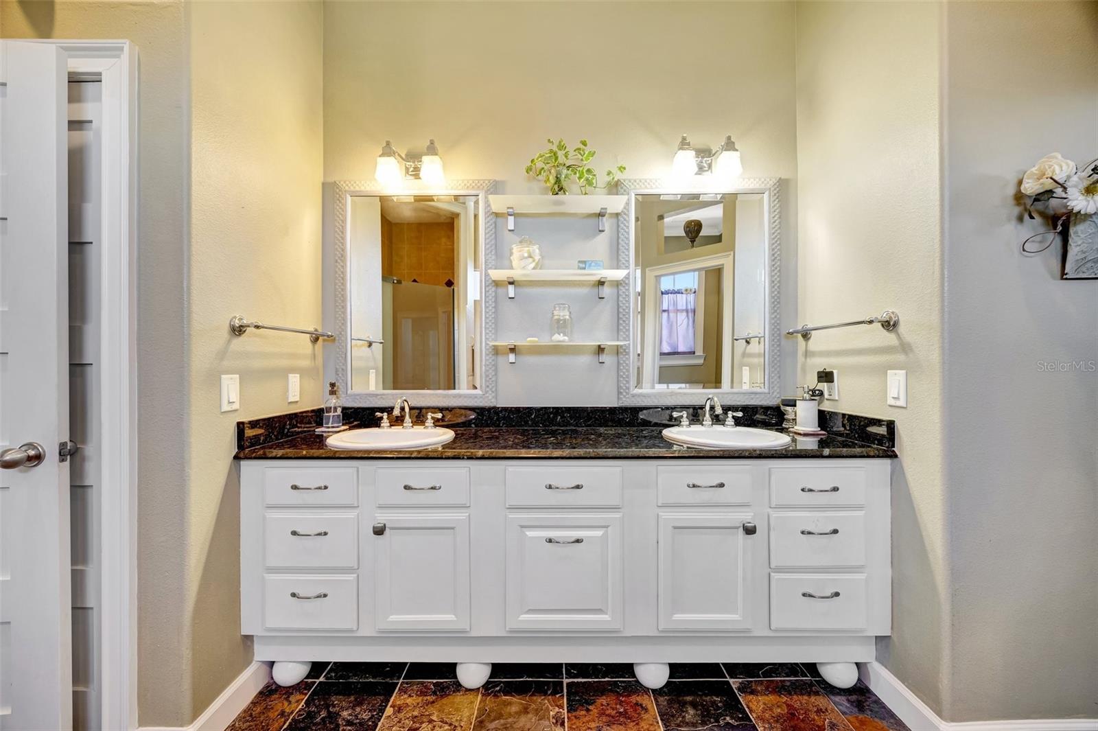4707 TROYDALE RD, TAMPA, FL, 33615