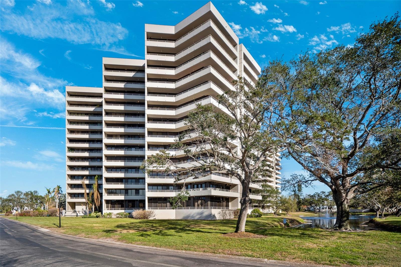 5950 PELICAN BAY PLZ S #PH-2F, GULFPORT, FL, 33707