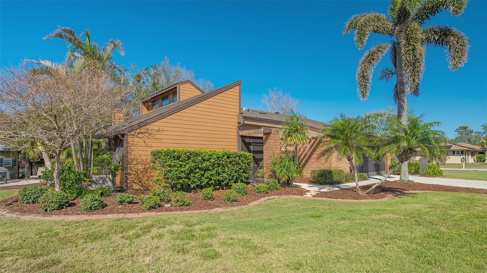 1525 HINTON ST, PORT CHARLOTTE, FL, 33952