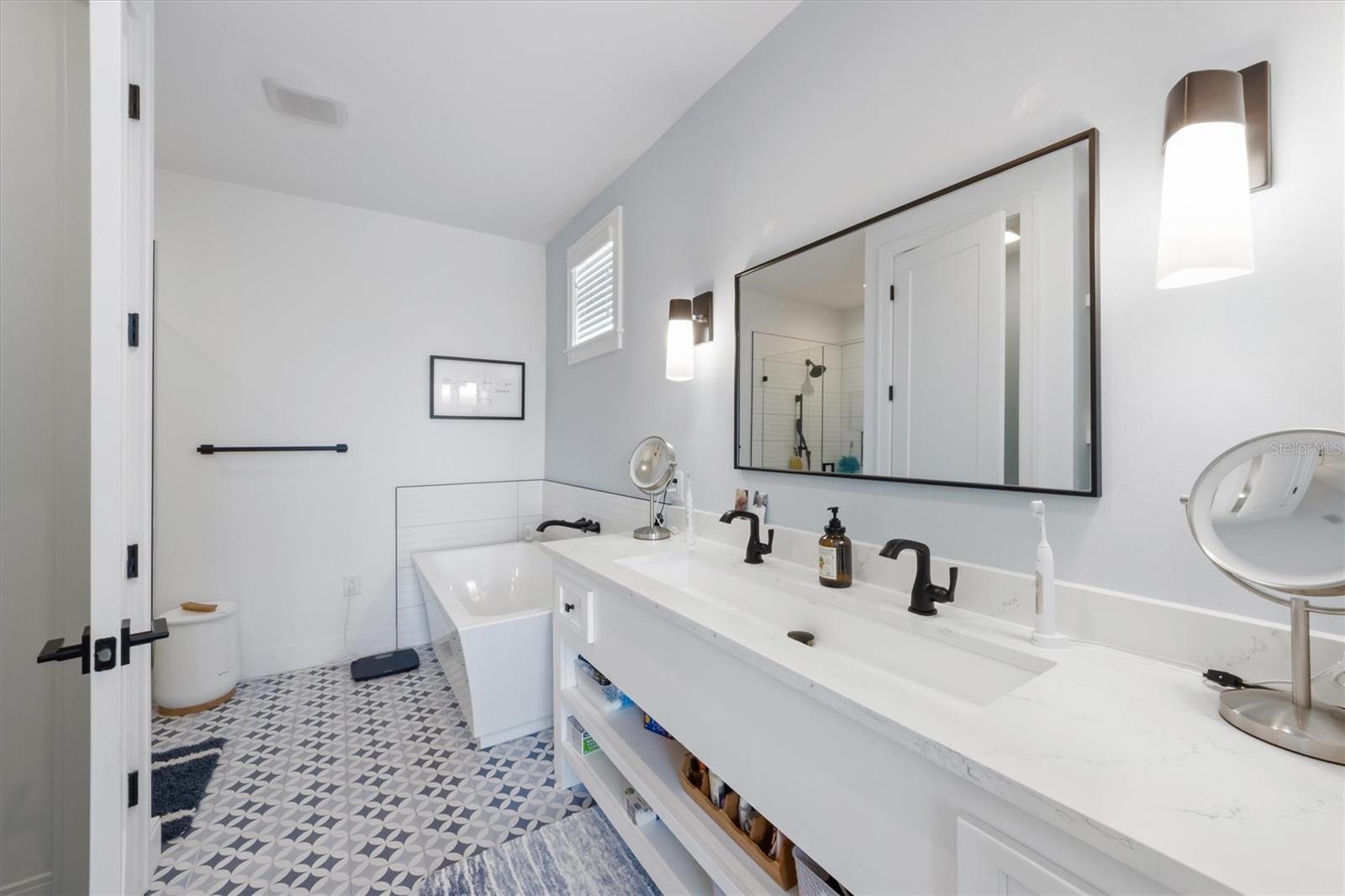 211 81ST ST #B, HOLMES BEACH, FL, 34217