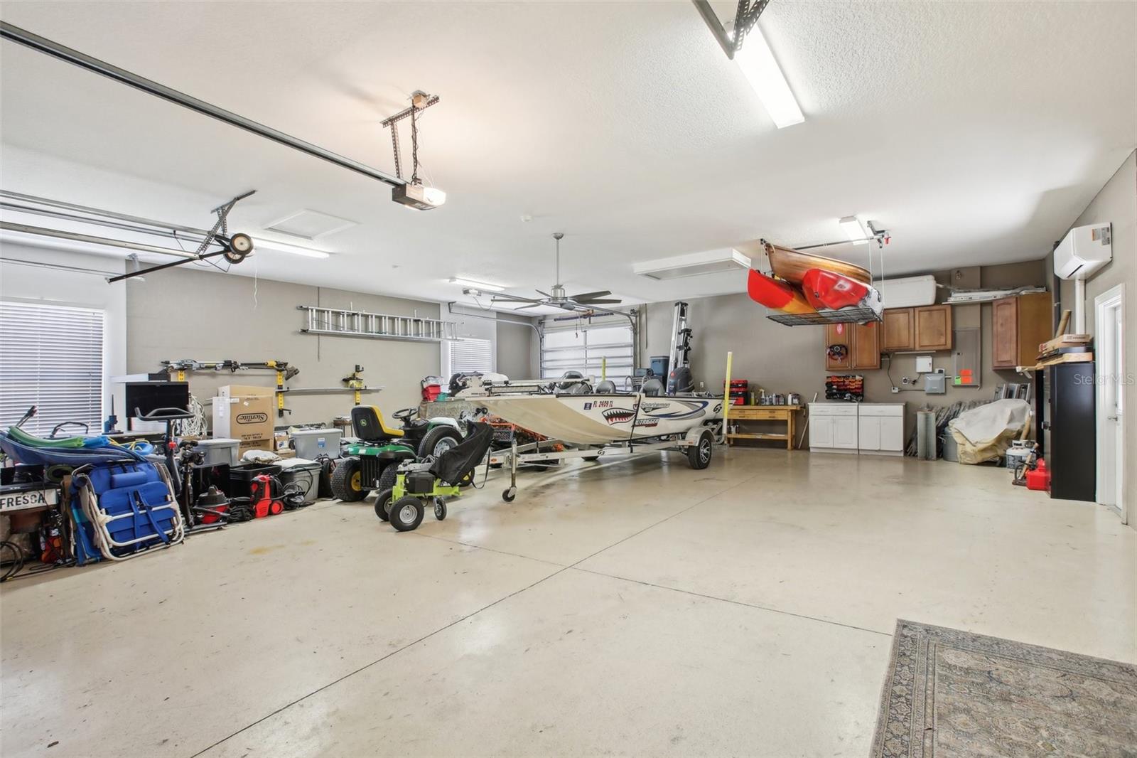 11145 MOUNTAIN MOCKINGBIRD RD, WEEKI WACHEE, FL, 34614