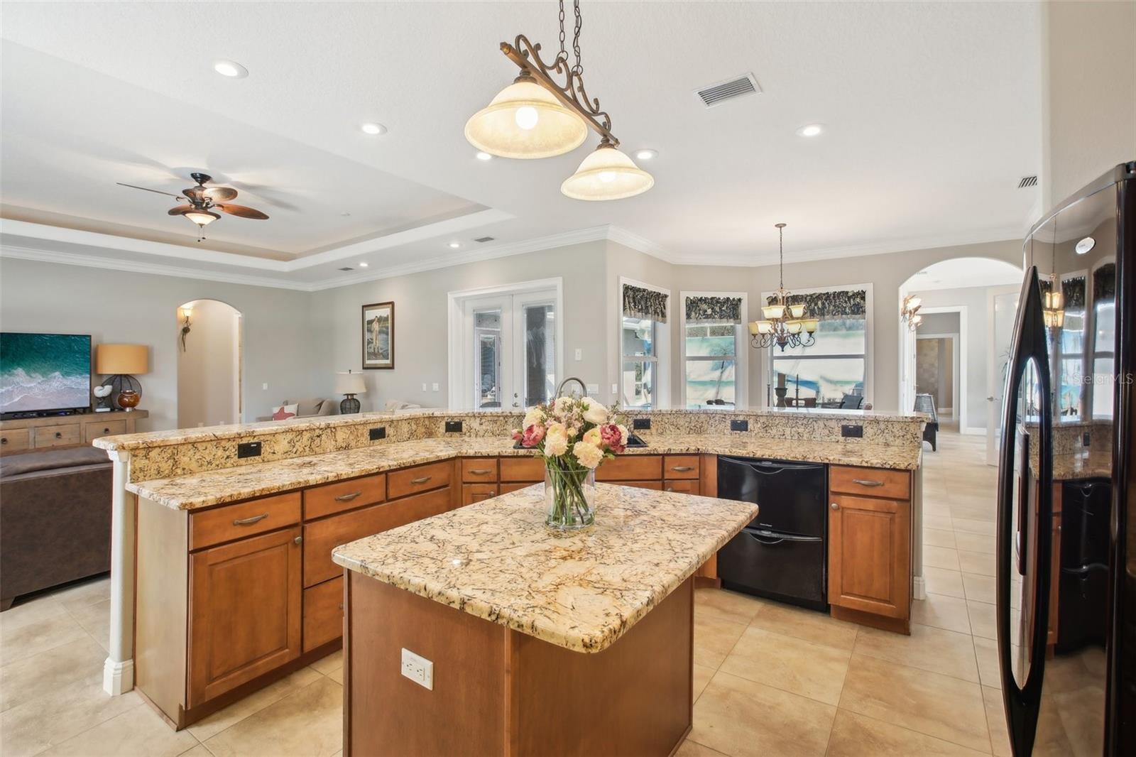 11145 MOUNTAIN MOCKINGBIRD RD, WEEKI WACHEE, FL, 34614