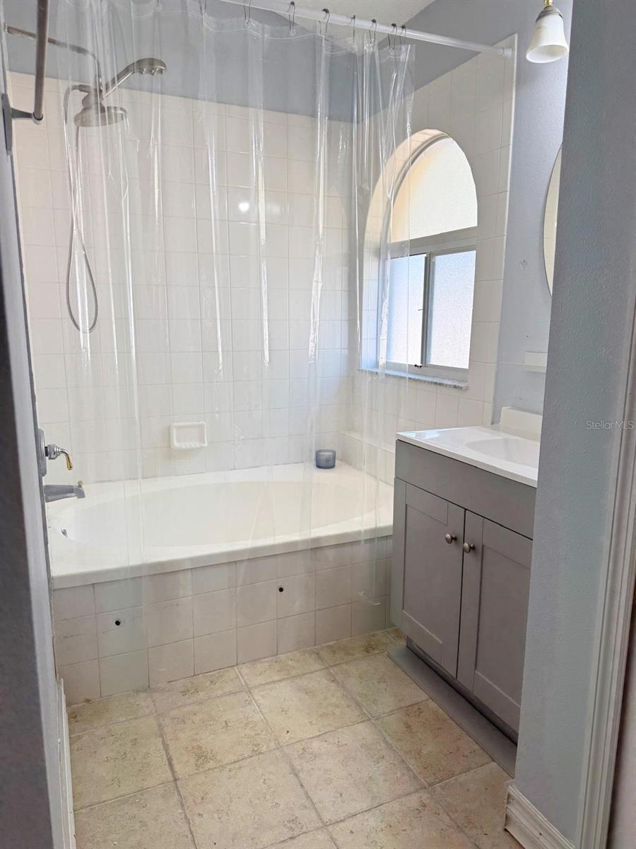 1021 ROYAL OAKS DR, APOPKA, FL, 32703