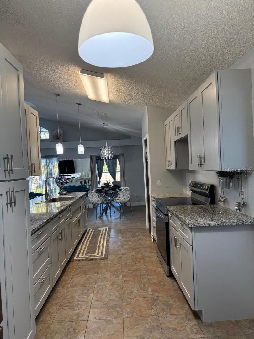 1021 ROYAL OAKS DR, APOPKA, FL, 32703
