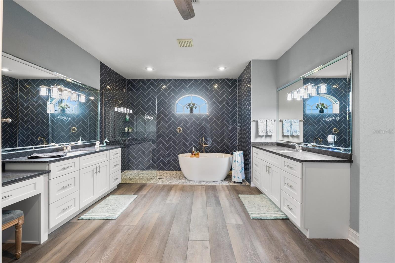 360 CAPRI ISLES CT, PUNTA GORDA, FL, 33950