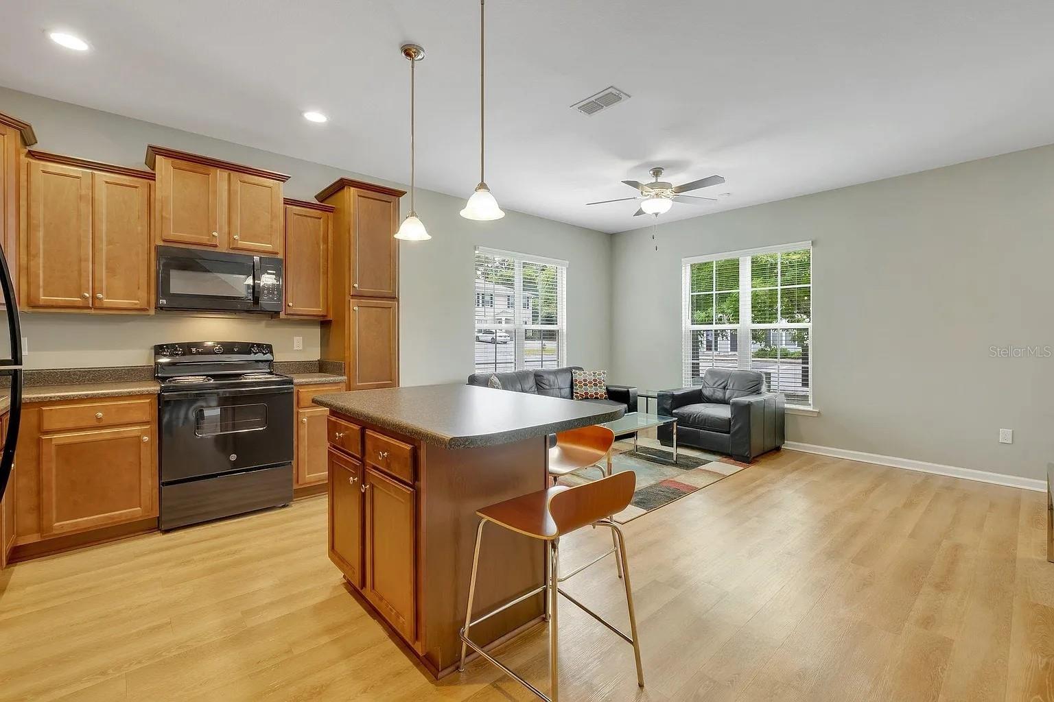 CAMDEN CORNERS CONDO, TALLAHASSEE, FL, 32310